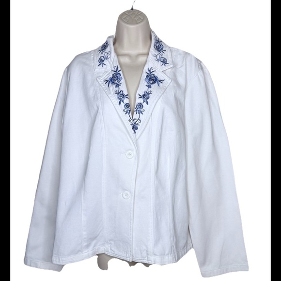 Vintage Women’s Floral Embroidered Blazer XL White Blue 2 Mid-Length Unbranded - Picture 1 of 10